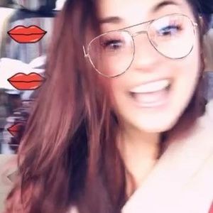 Meet your Posher, Annissa